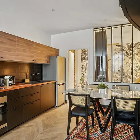Luxury Family Duplex 4 Bdrs 10p - Republique Apartment