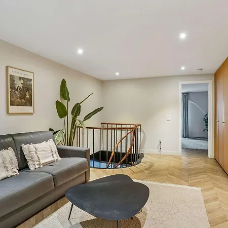Luxury Family Duplex 4 Bdrs 10p - Republique Apartment