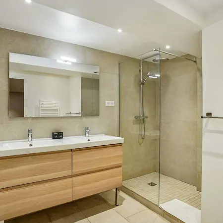 Apartment Luxury Family Duplex 4 Bdrs 10p - Republique *