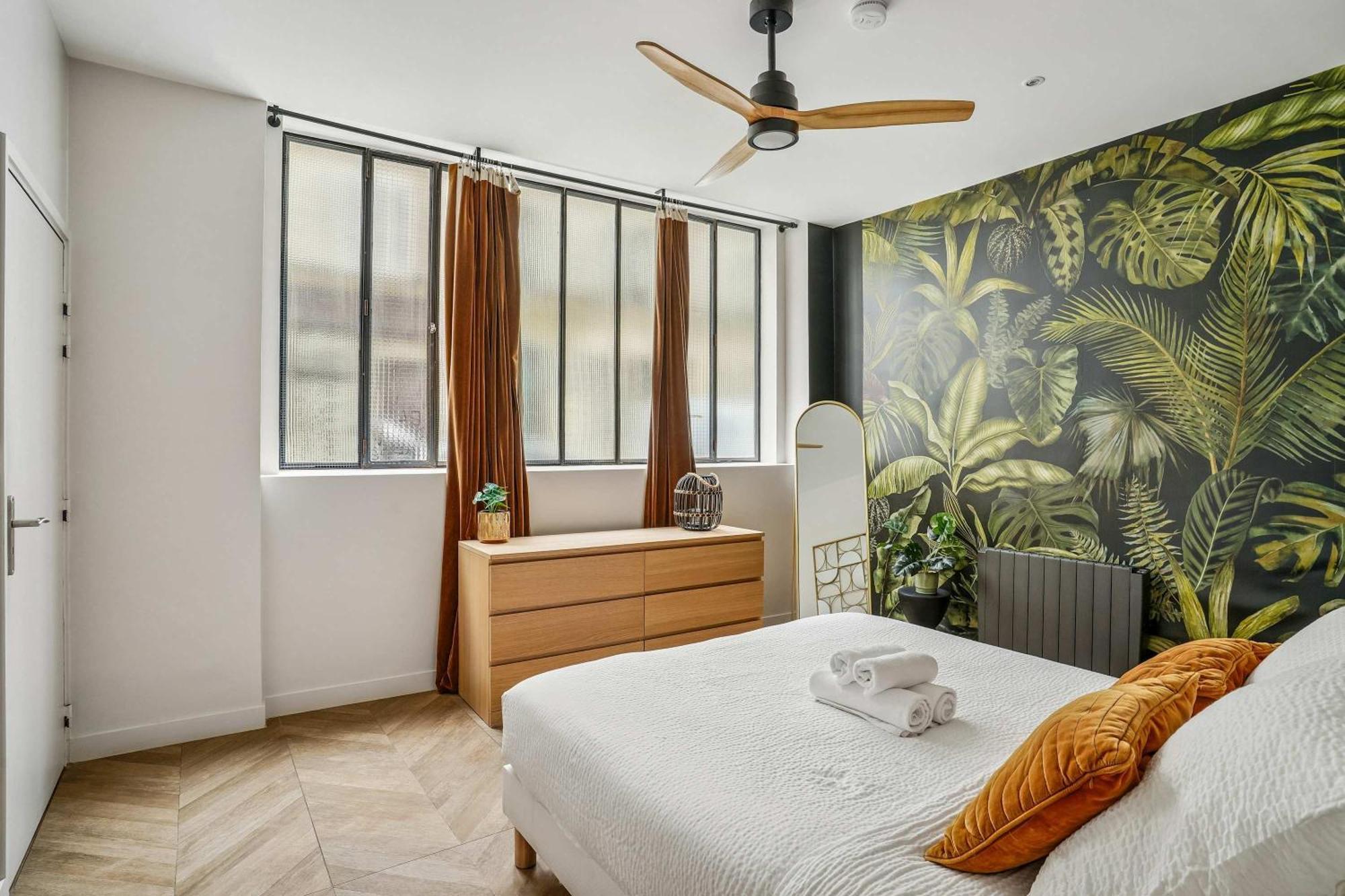 Apartment Luxury Family Duplex 4 Bdrs 10p - Republique Paris