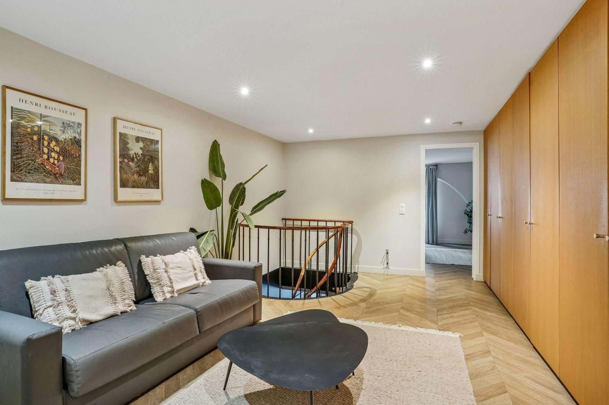Luxury Family Duplex 4 Bdrs 10p - Republique Apartment
